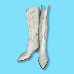 Dolce Vita Shiren Western Boots in Sand Nubuck Size: 9.5